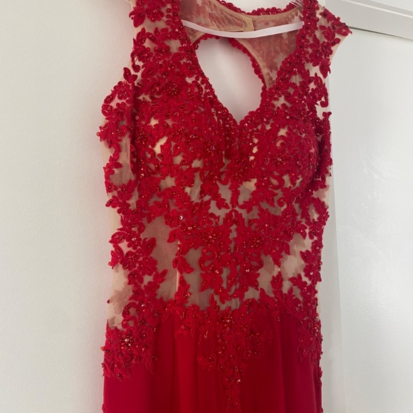 Dress - Picture 3 of 3